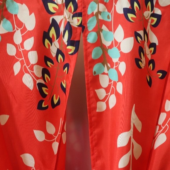 Hype Silk Floral Color Block Open Back Top LG - Picture 7 of 11